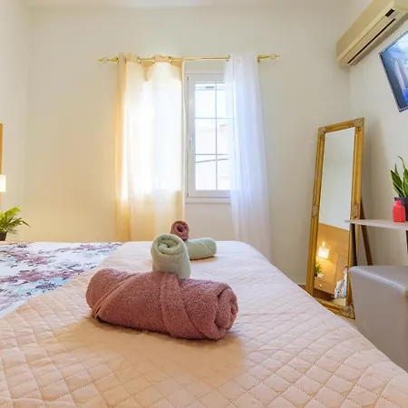 Casa Luminosa Apartment *